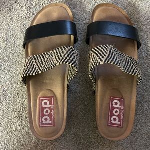 Sandals size 9